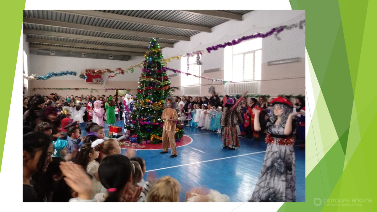 С 19 по 26 декабря в школе традиционно прошли новогодние утренники и бал маскарад «Новогодний фейерверк».