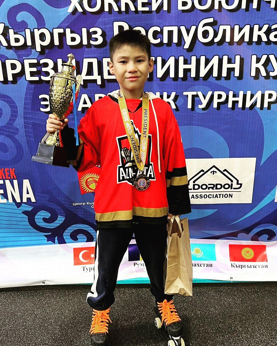Кенжехан Мадияр Астана қаласында хоккейден 3 орын алды.