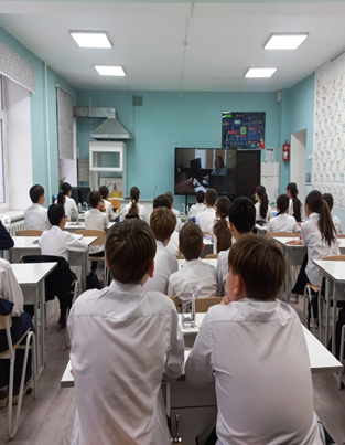 Терроризмге қарсы күрес жөніндегі бейнеролигтер көрсетілді